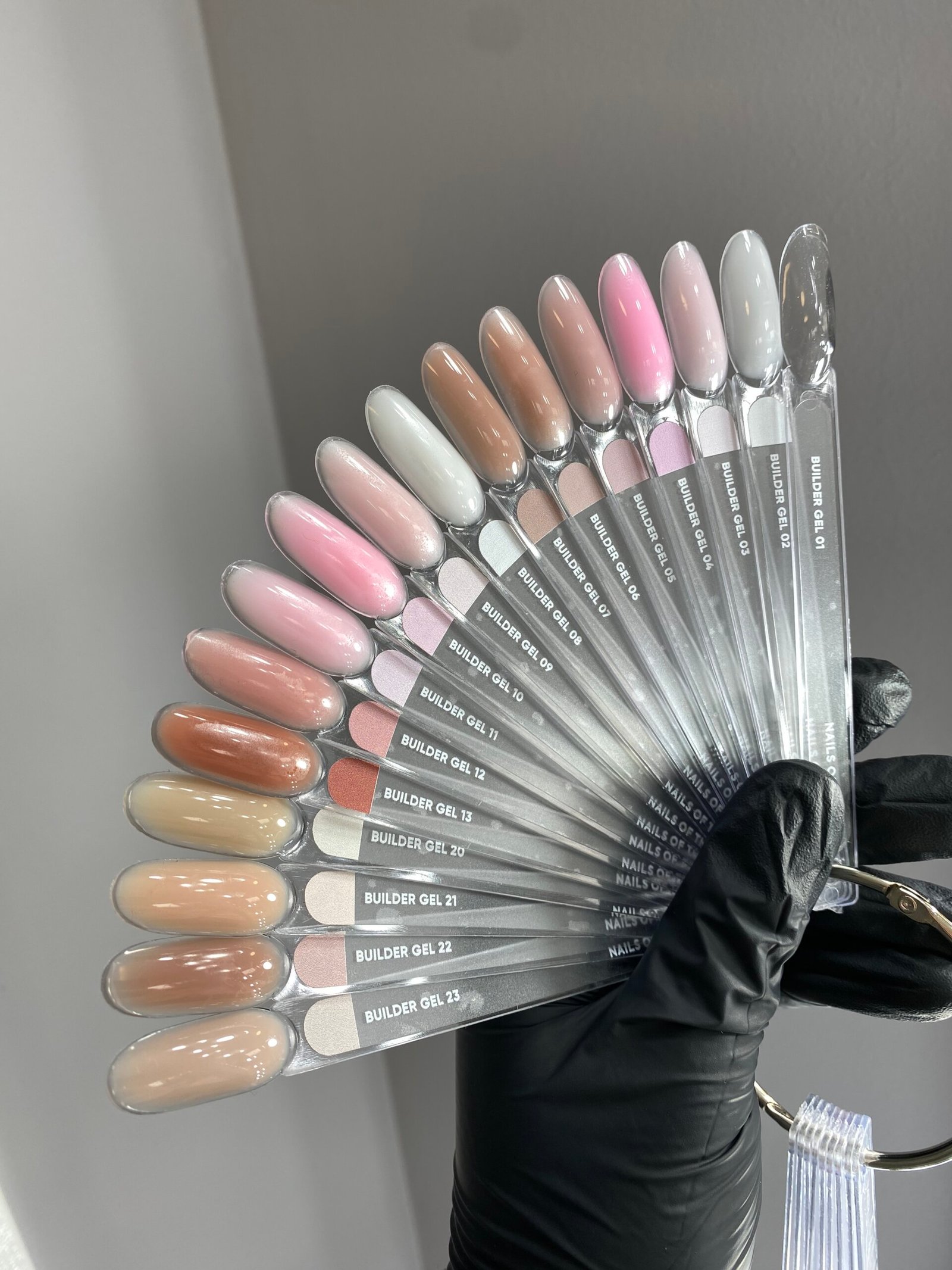 D5FE6FFB-7F4C-4EAB-9EFA-C0492E8894B6 Камуфлюючий гель NAILS OF THE DAY Builder gel 11, 15 мл
